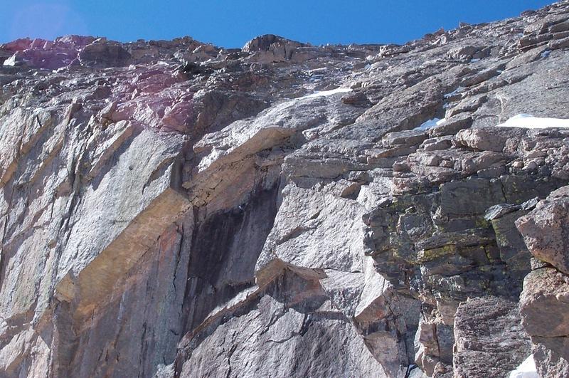 Scary overhanging rocks at the North edge of the Diamond.