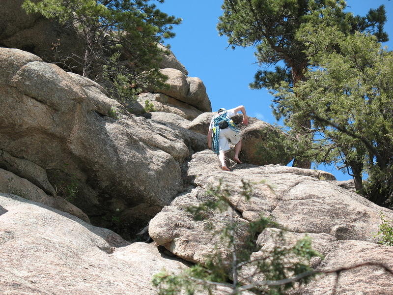 Alan sets up the rope